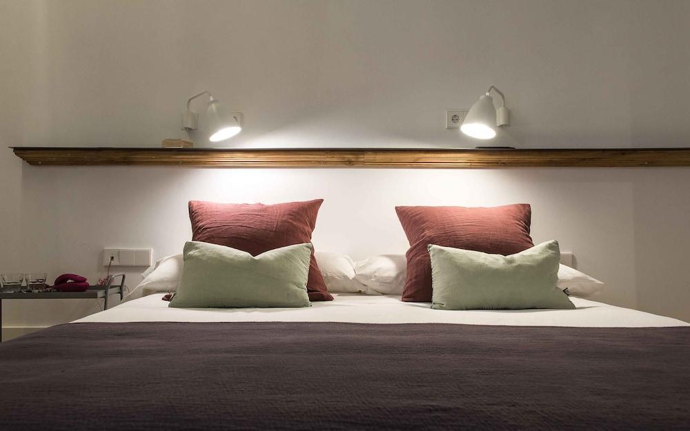 Casa Mathilda Bed & Breakfast Barcelona Exterior photo