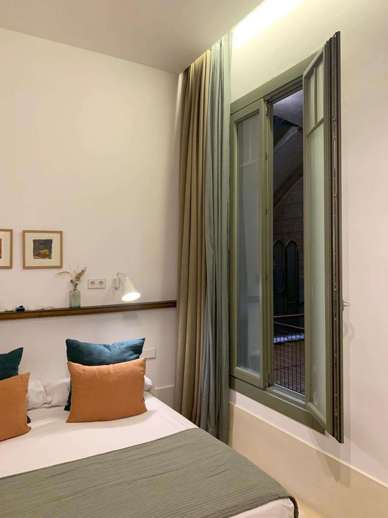 Casa Mathilda Bed & Breakfast Barcelona Exterior photo