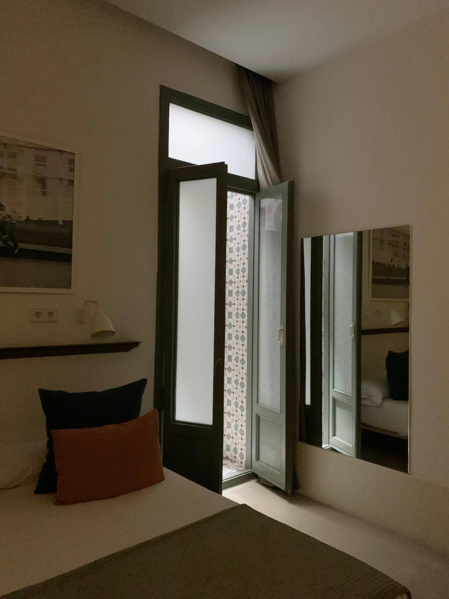 Casa Mathilda Bed & Breakfast Barcelona Exterior photo