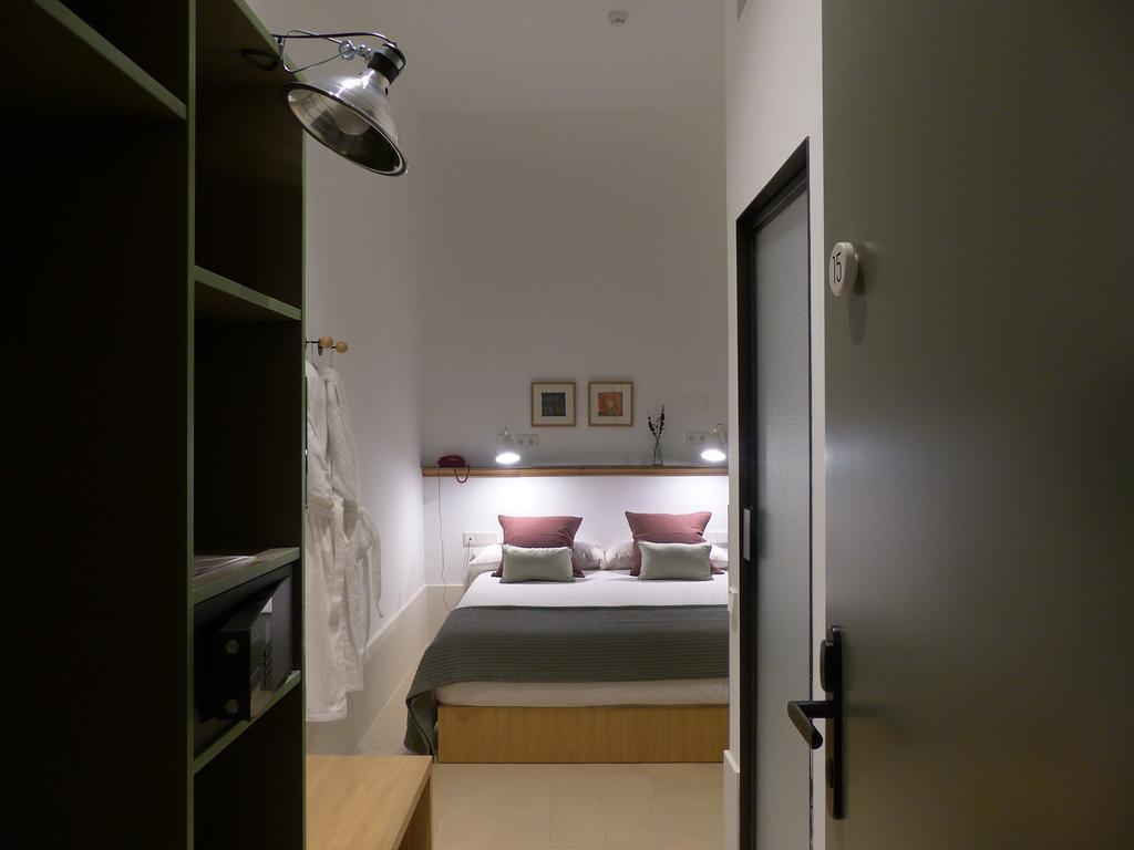 Casa Mathilda Bed & Breakfast Barcelona Exterior photo