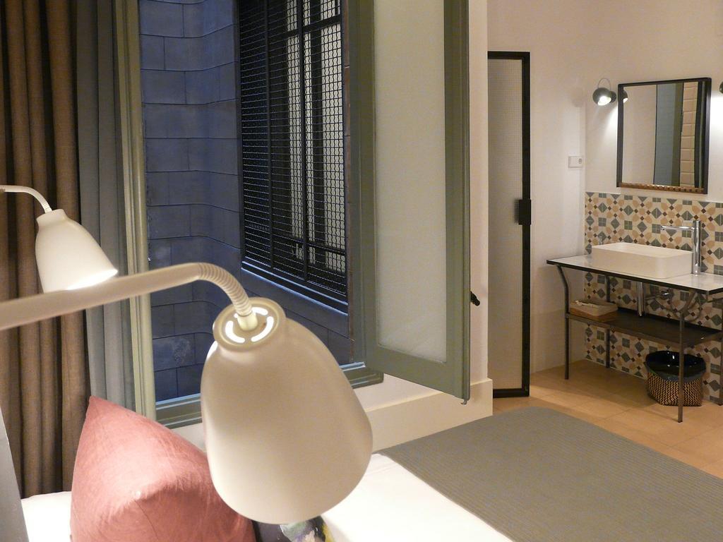 Casa Mathilda Bed & Breakfast Barcelona Exterior photo