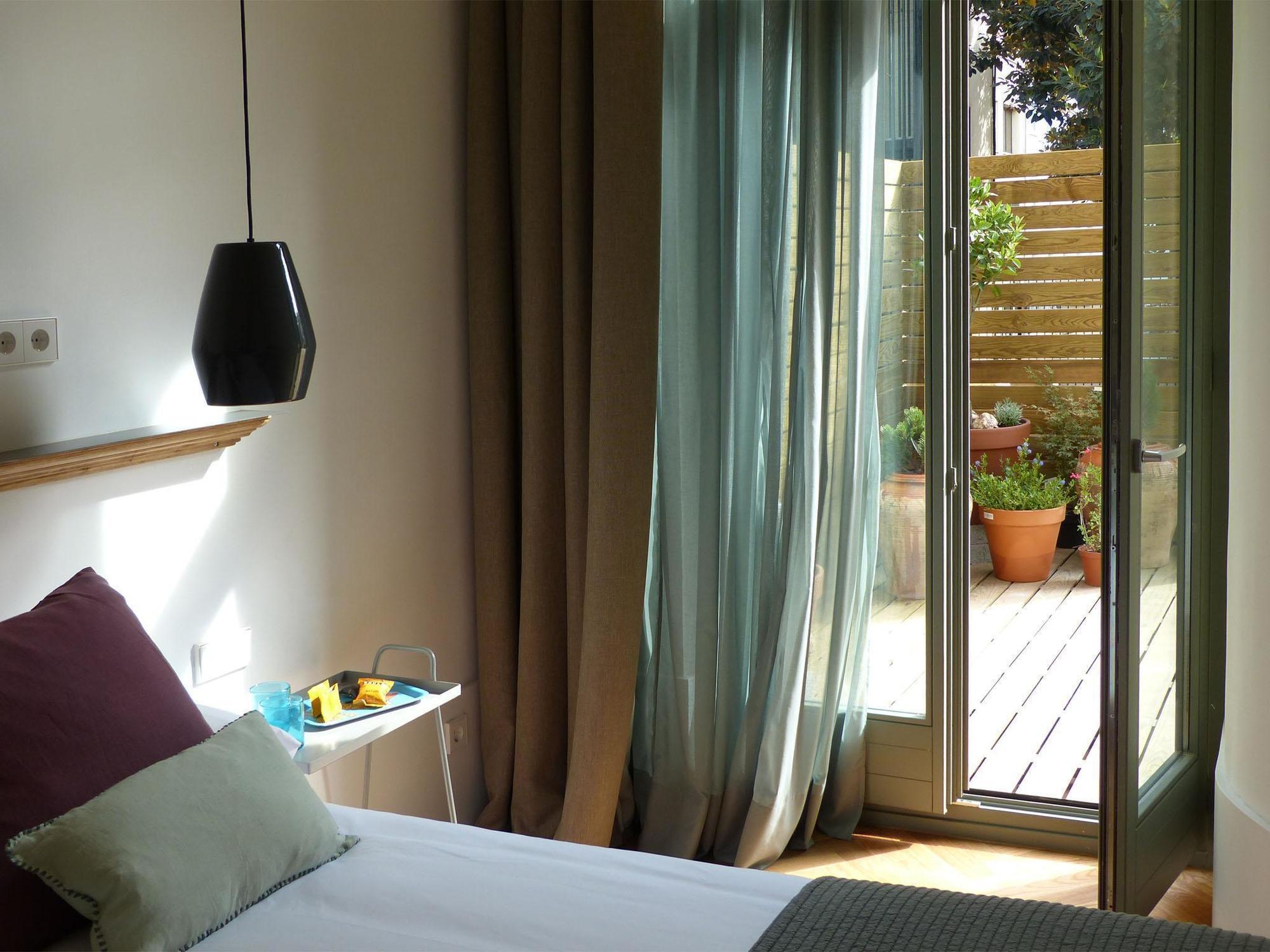 Casa Mathilda Bed & Breakfast Barcelona Exterior photo