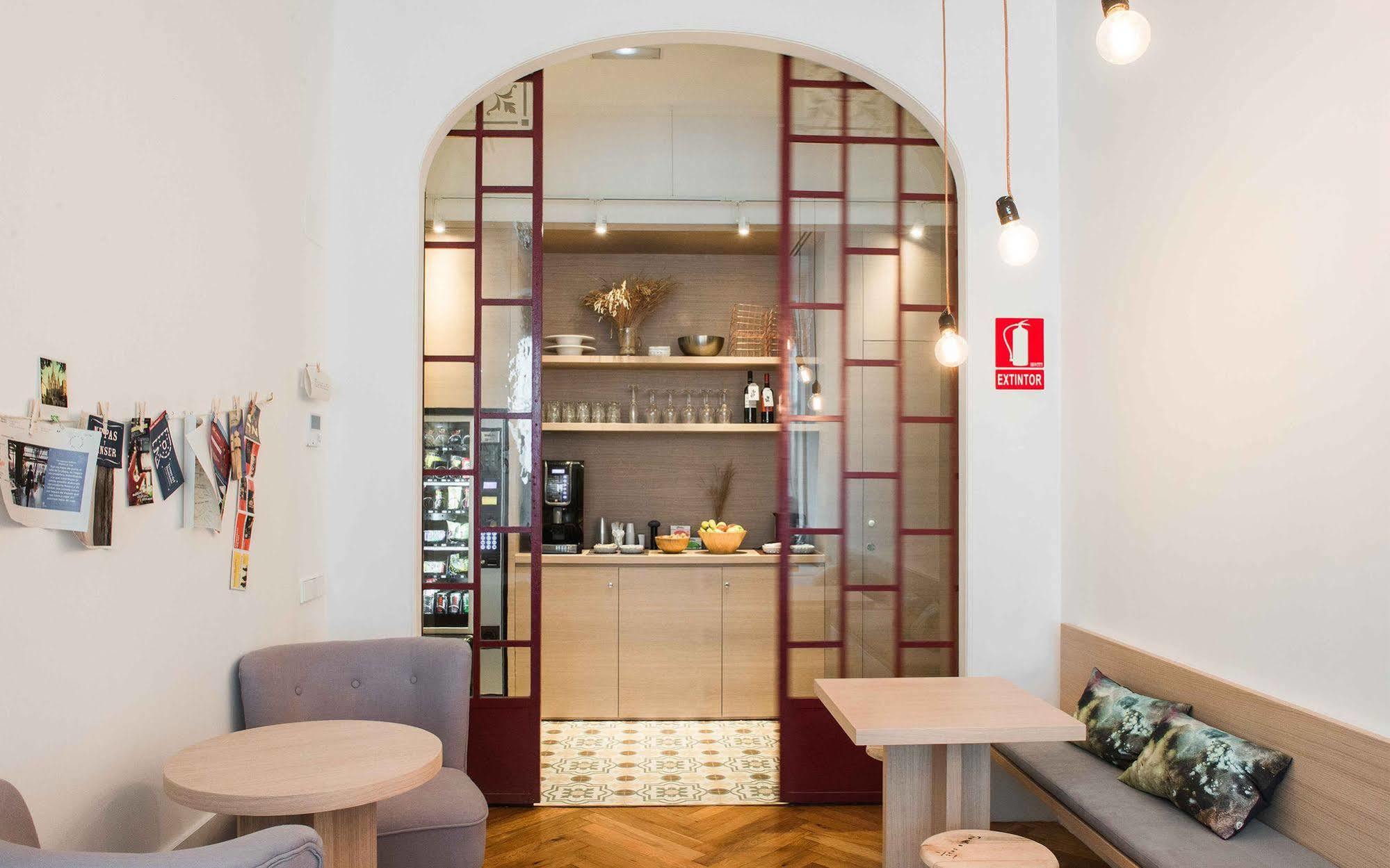 Casa Mathilda Bed & Breakfast Barcelona Exterior photo