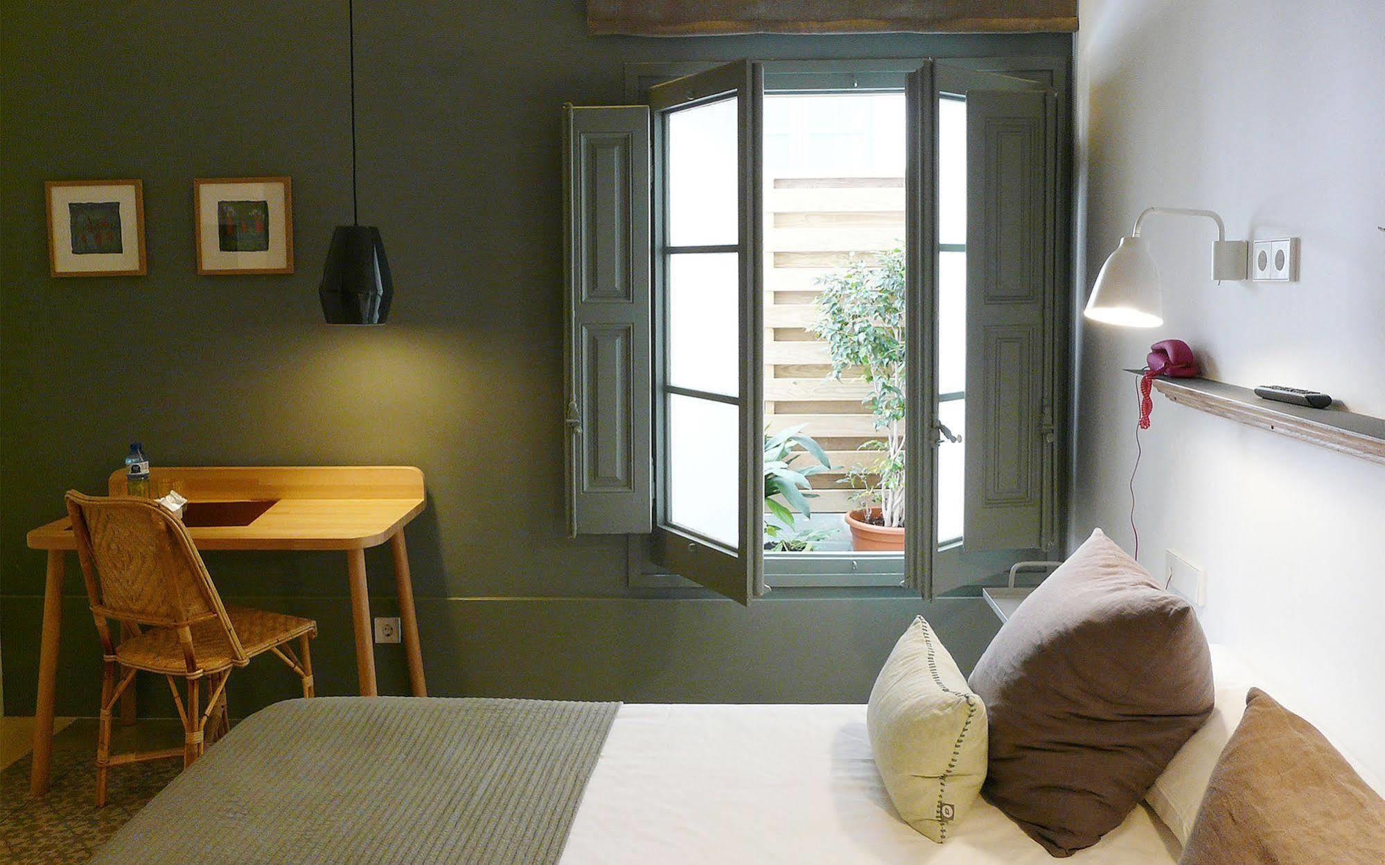 Casa Mathilda Bed & Breakfast Barcelona Exterior photo