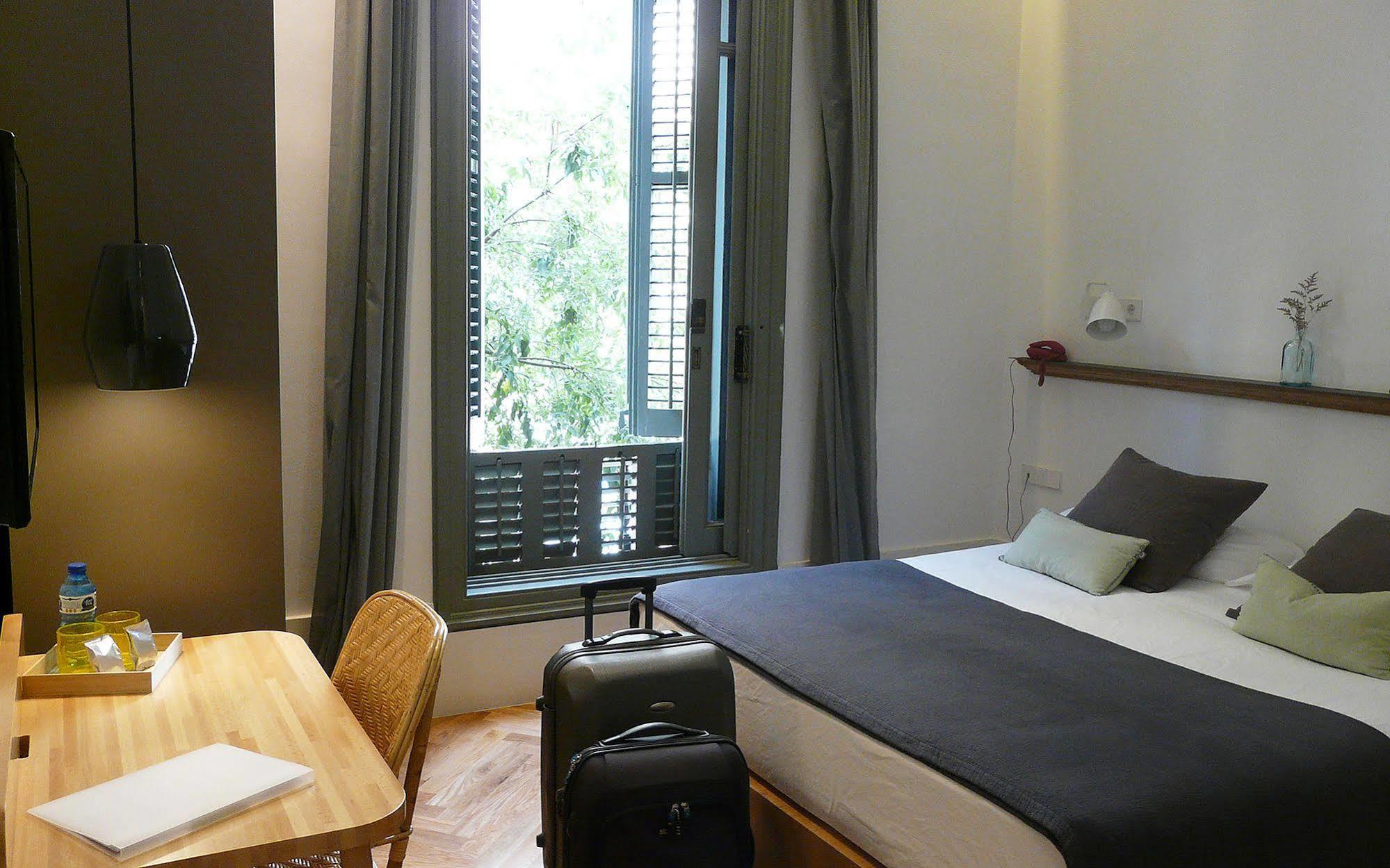 Casa Mathilda Bed & Breakfast Barcelona Exterior photo