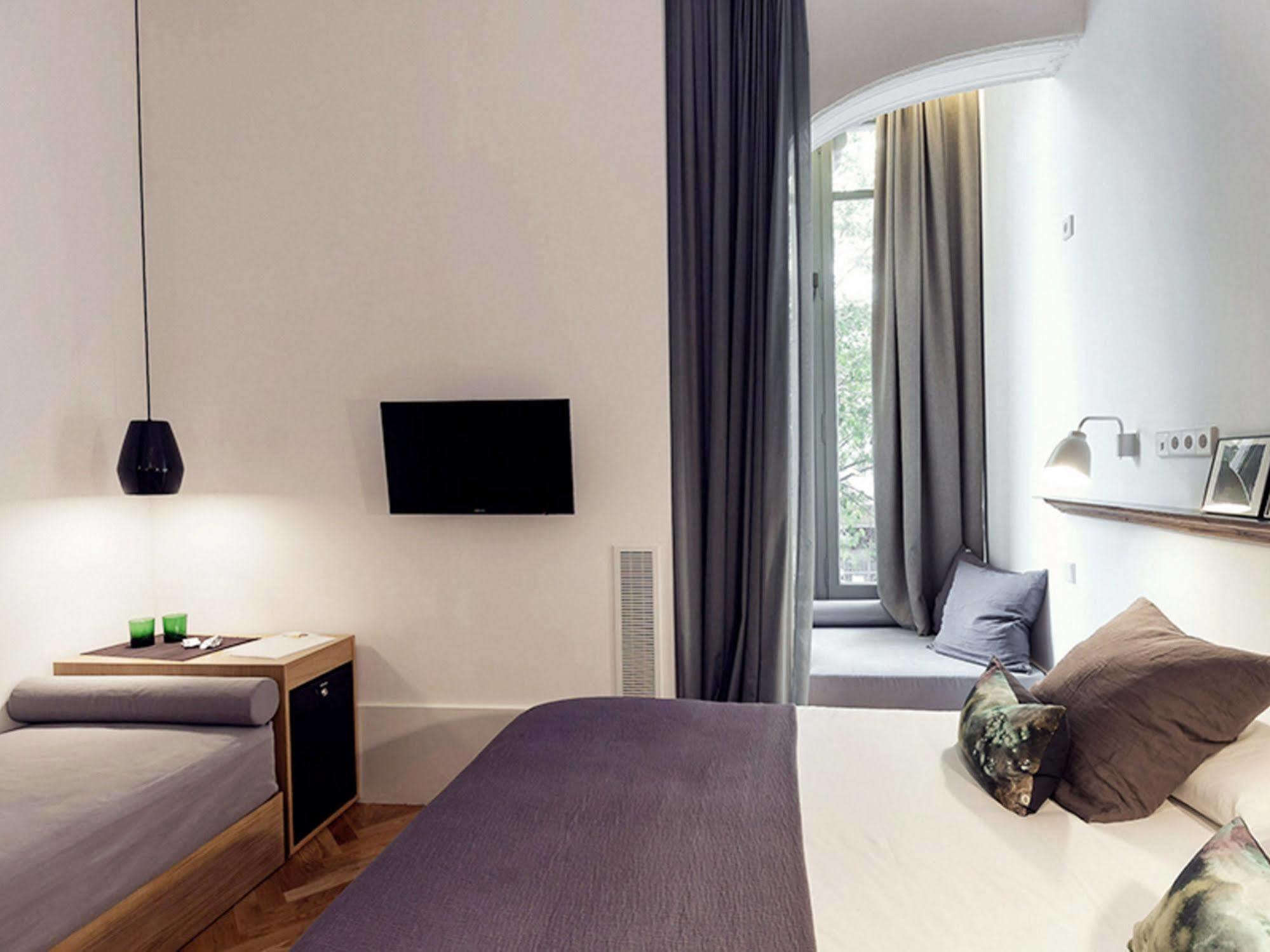 Casa Mathilda Bed & Breakfast Barcelona Exterior photo