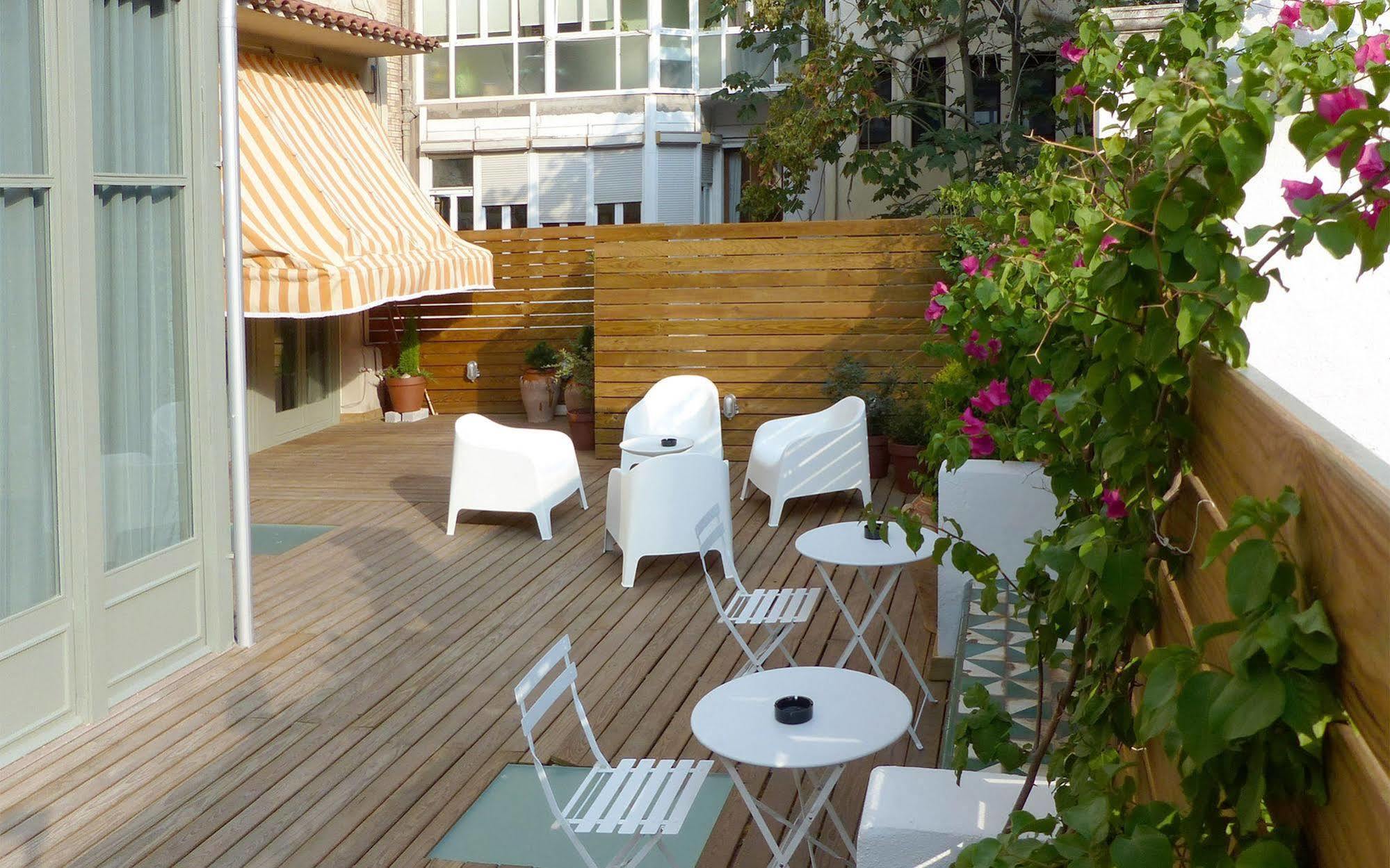 Casa Mathilda Bed & Breakfast Barcelona Exterior photo