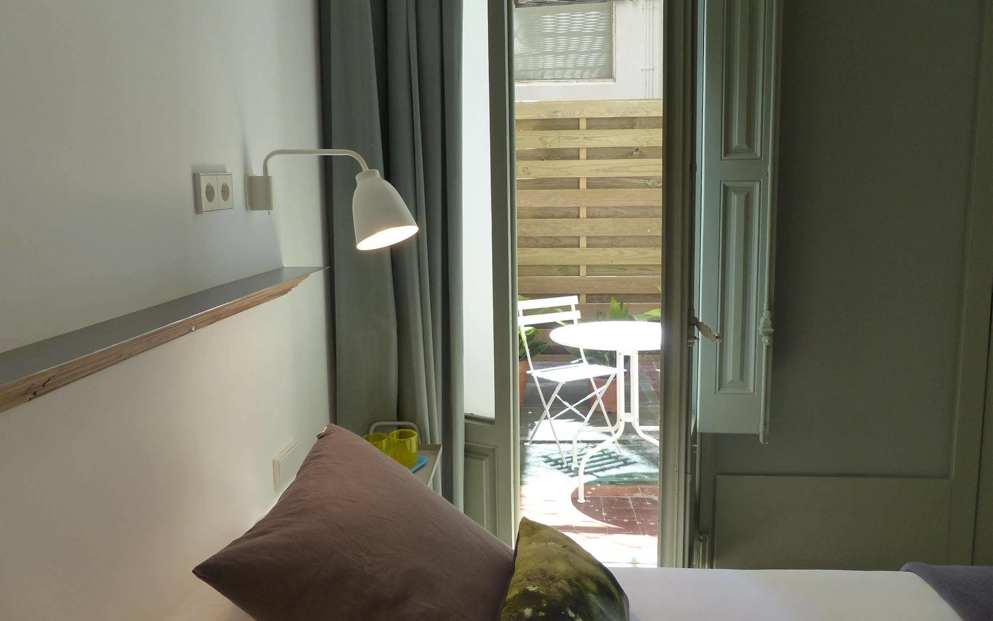Casa Mathilda Bed & Breakfast Barcelona Exterior photo