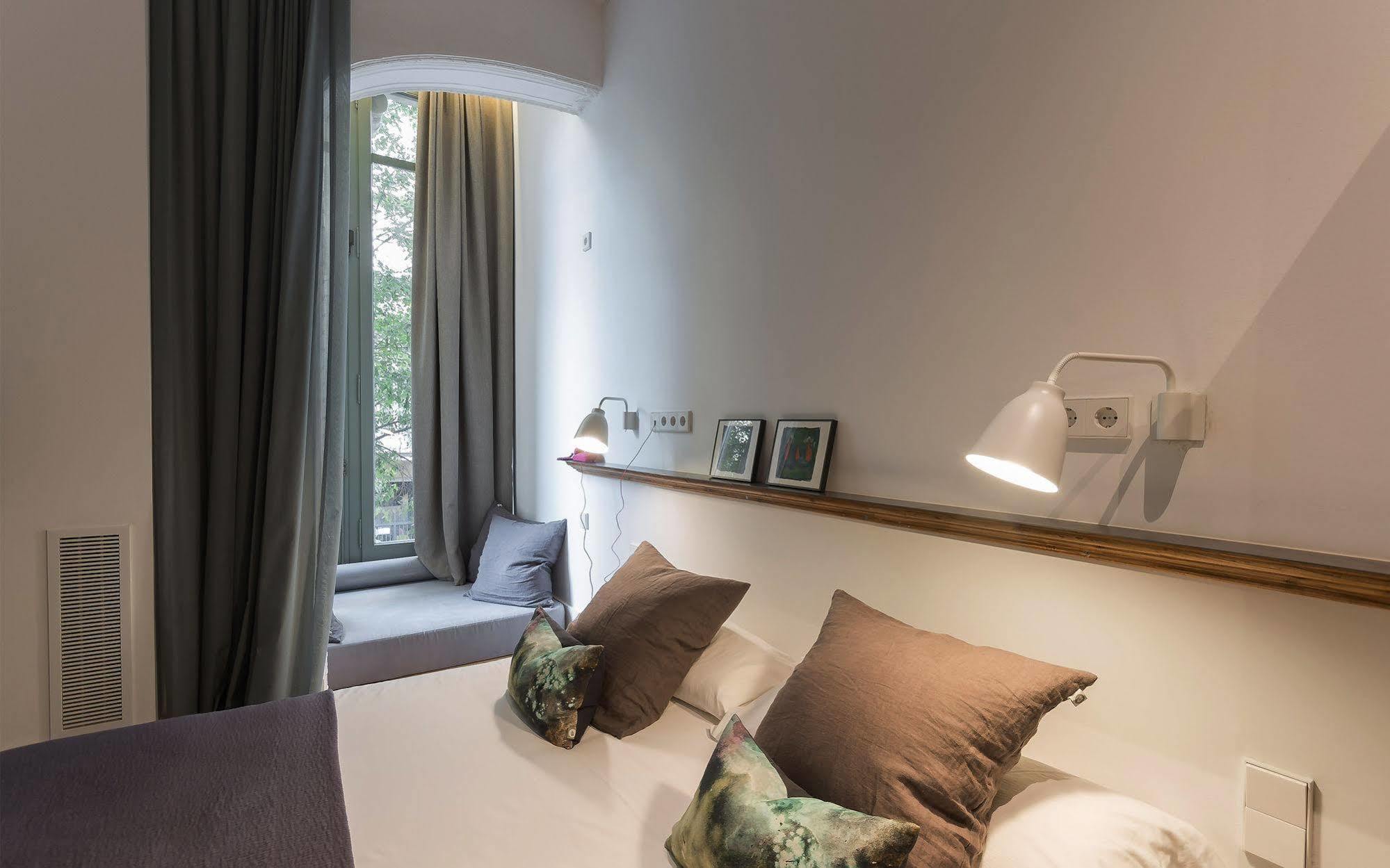 Casa Mathilda Bed & Breakfast Barcelona Exterior photo